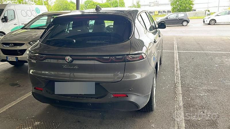 Usata Alfa Romeo Tonale 131 CV (96 kW) 2023 Grigio SUV