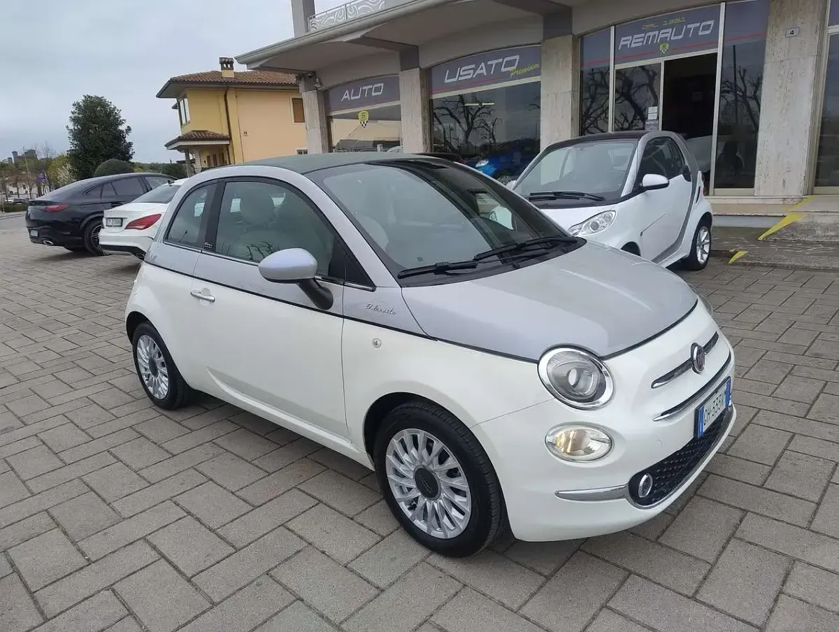 Usata Fiat 500C Dolcevita 69 CV (50 kW) 2021 Bicolor bianco/argento Cabrio