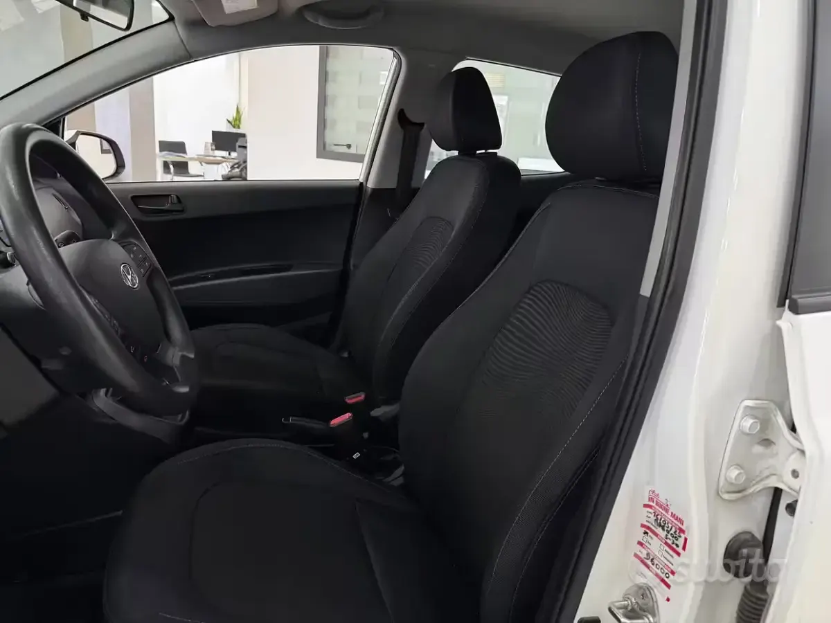 Usata Hyundai i10 69 CV (50 kW) 2017 Bianco Utilitaria