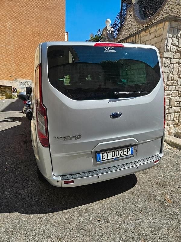 Usata Ford Tourneo Custom S 2015 Grigio Furgone