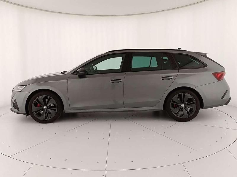Usata Skoda Octavia RS 200 CV (147 kW) 2023 Grigio graphite metallizzato Station wagon