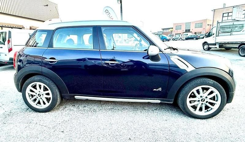 Usata Mini Cooper Countryman Business 111 CV (81 kW) 2016 Bicolore blu grigio met SUV