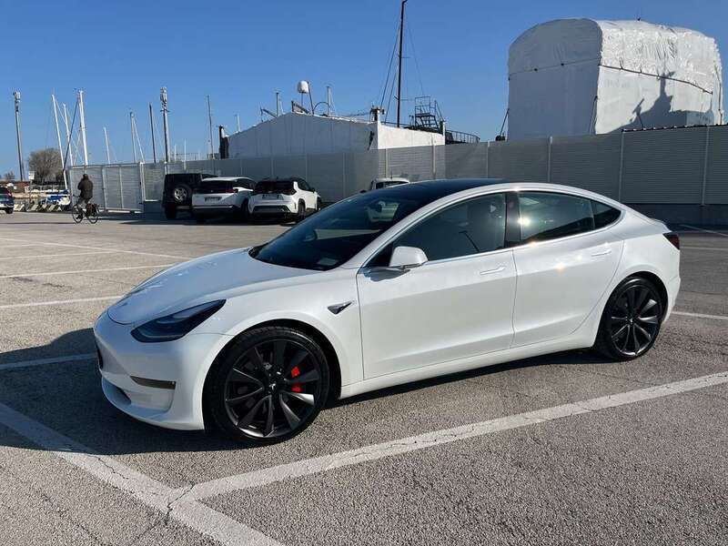 Bianco Usata 2020 Tesla Model 3 Performance Tre volumi | 32.000 € - Immagine 1/4