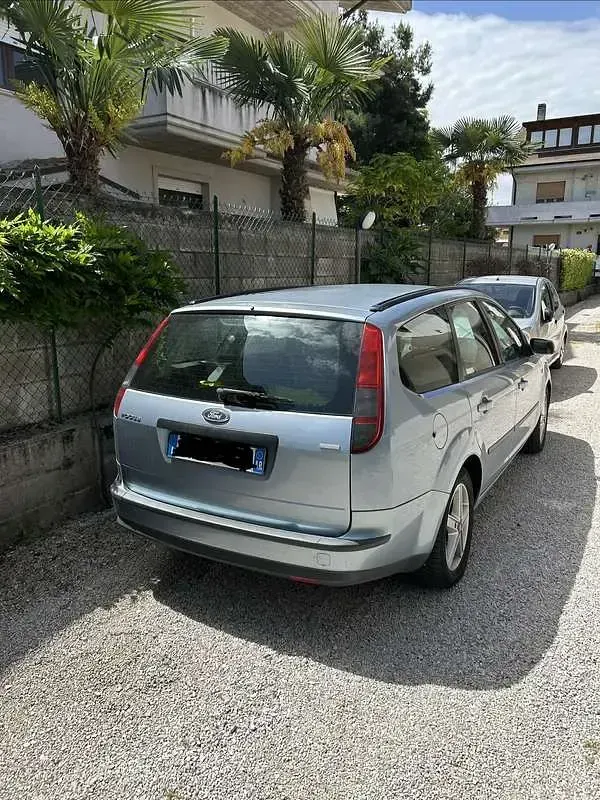 Usata Ford Focus Ghia 116 CV (85 kW) 2005 Station wagon