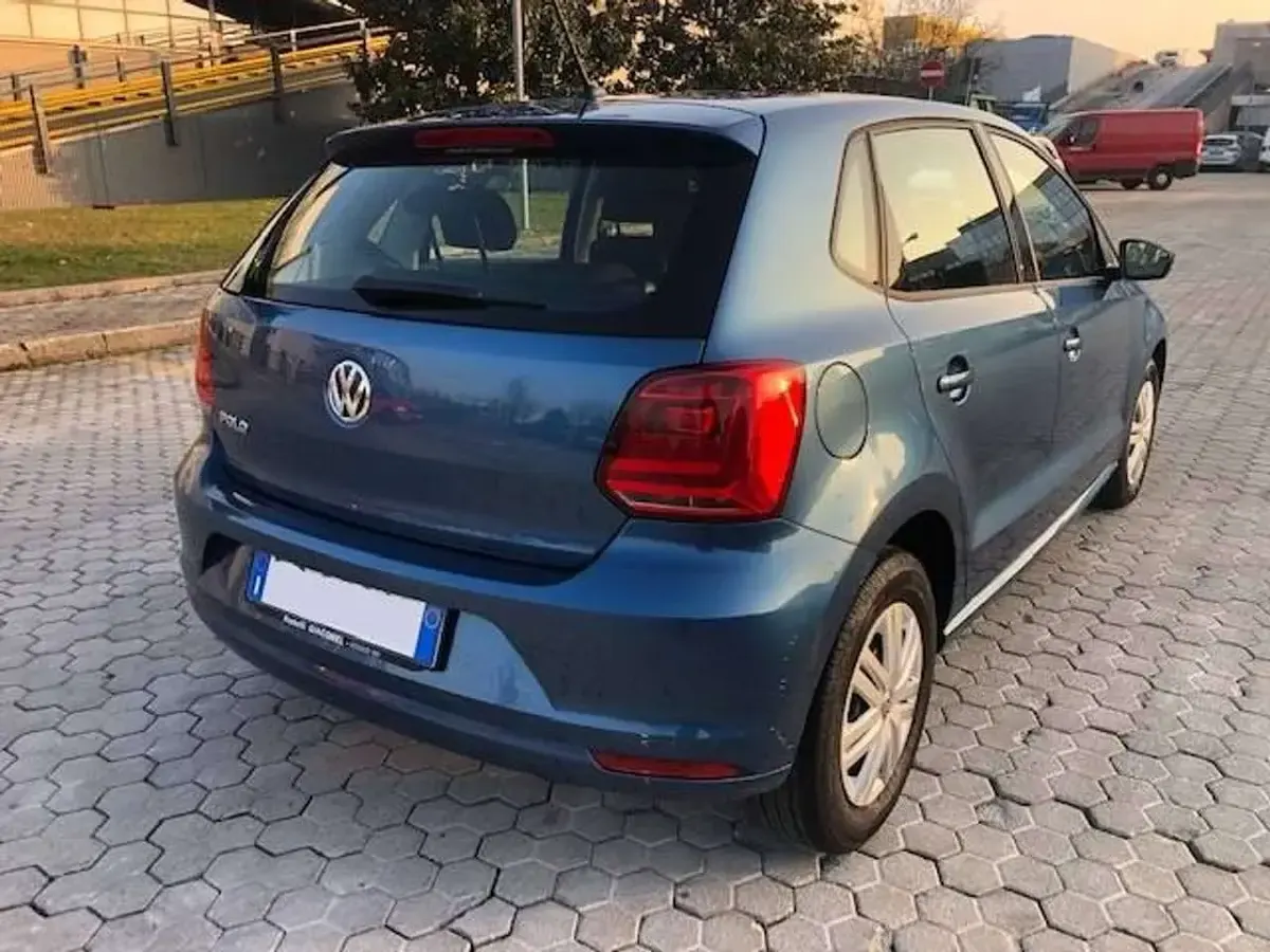 Begagnad VW Polo Trendline 60 HK (44 kW) 2015 Blå Sedan