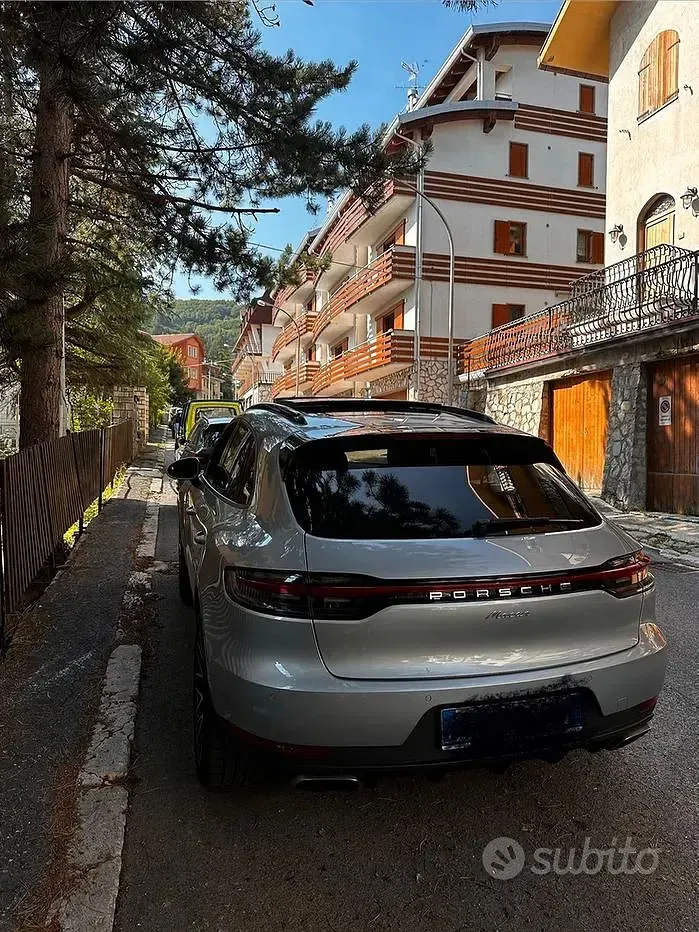 Usata Porsche Macan 245 CV (180 kW) 2019 Bluazzurro SUV