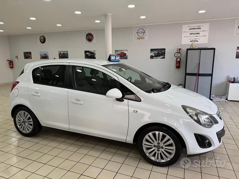Usata Opel Corsa 86 CV (63 kW) 2014 Bianco Utilitaria