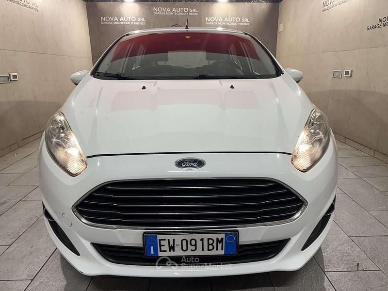 Bianco Usata 2014 Ford Fiesta Business Edition Berlina | 5800 € (Buon prezzo) - Immagine 1/4