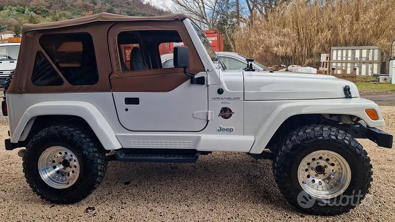 Usata Jeep Wrangler 1998 Bianco SUV
