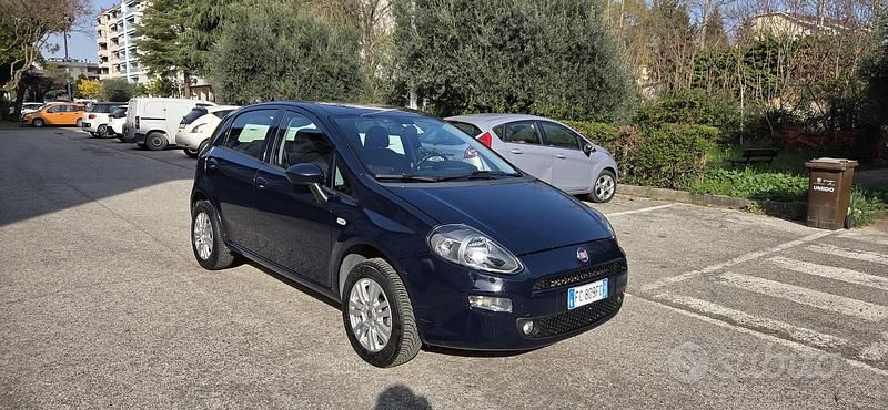 Usata Fiat Grande Punto Lounge 77 CV (56 kW) 2016 Blu Utilitaria