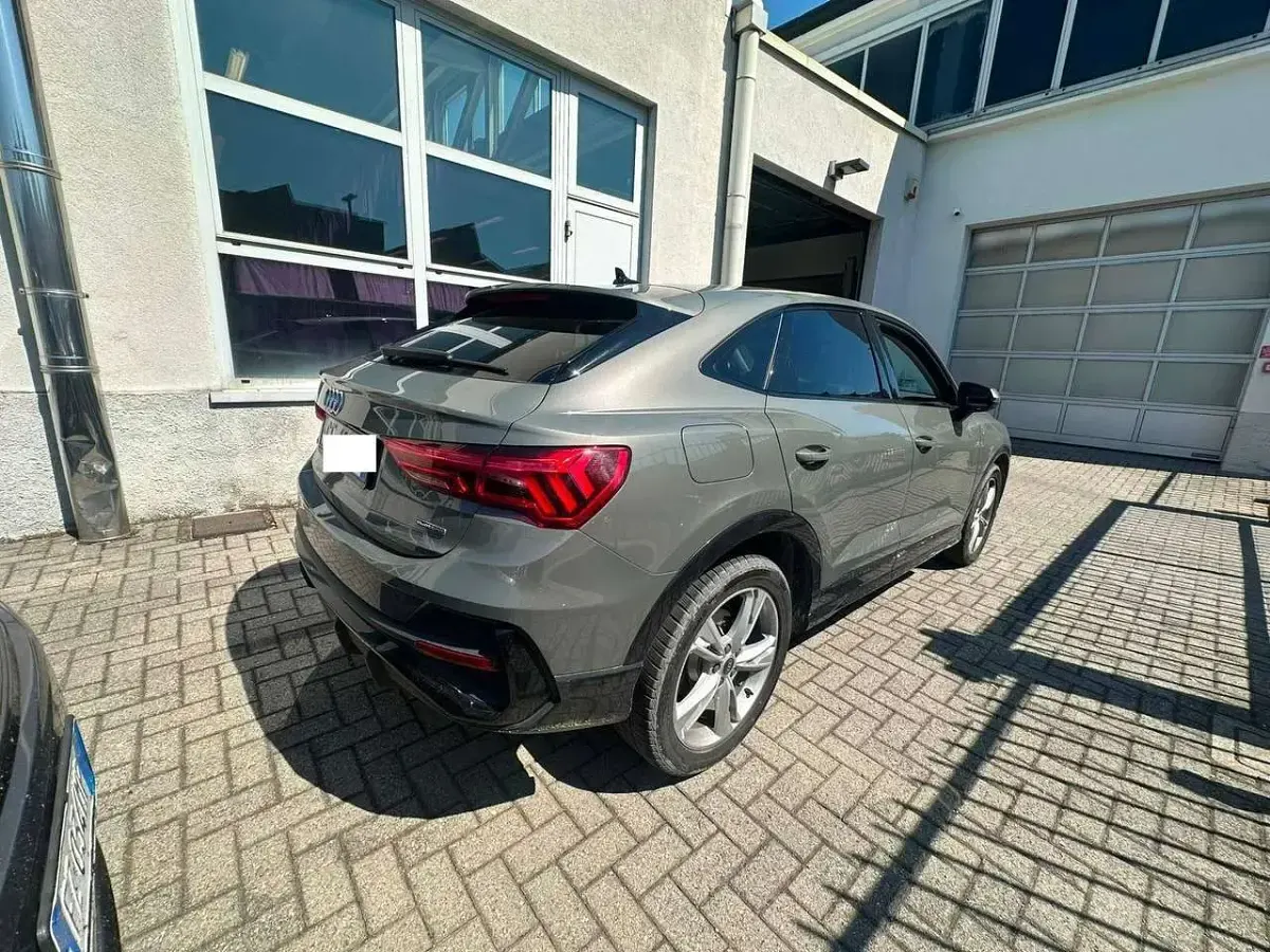 Usata Audi Q3 Sportback S-Line 150 CV (110 kW) 2021 Chronos grey pearl SUV