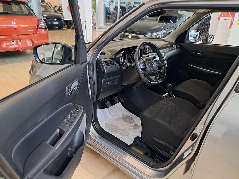 Usata Suzuki Swift 83 CV (61 kW) 2023 Argento new york Utilitaria