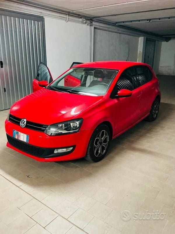 Usata VW Polo Comfortline 75 CV (55 kW) 2010 Rosso Utilitaria