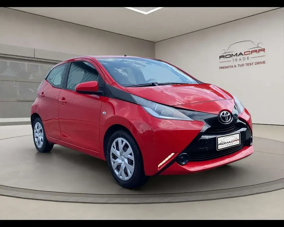 Usata Toyota Aygo 69 CV (50 kW) 2016 Rosso Utilitaria