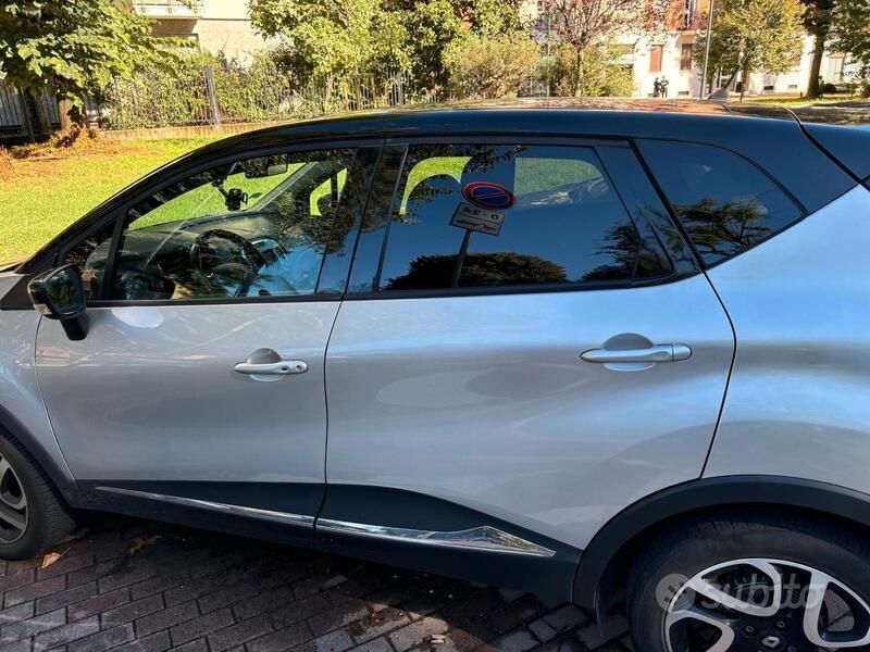 Usata Renault Captur 90 CV (66 kW) 2016 Grigio SUV