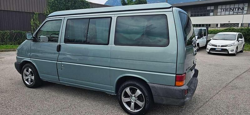 Usata VW Multivan 151 CV (111 kW) 2000 Verde Furgone