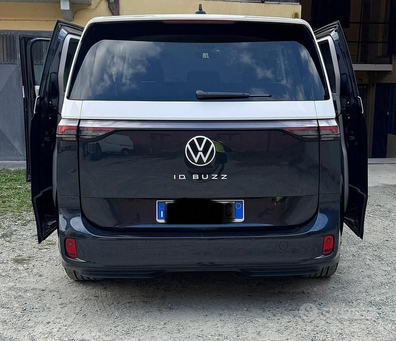 Usata VW ID. Buzz Pro 210 kW (286 CV) 2024 Blu Monovolume