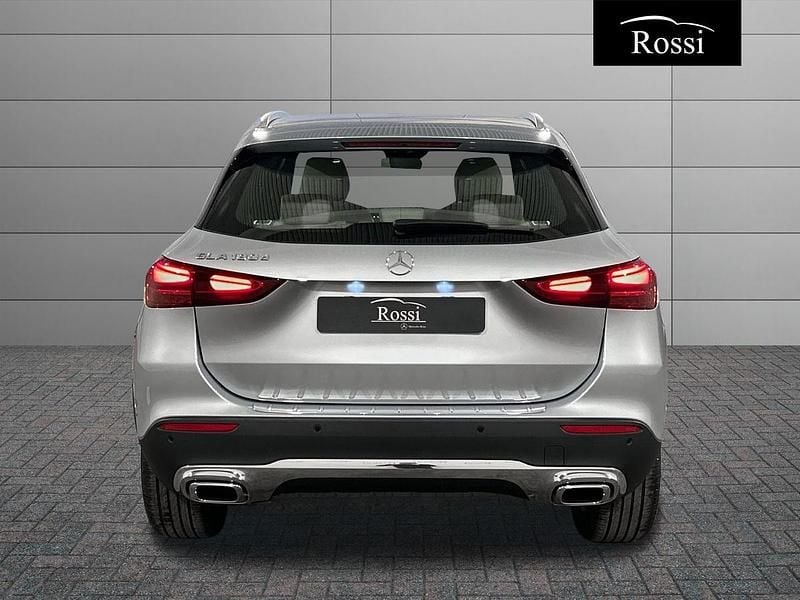 Nuova Mercedes GLA180 116 CV (85 kW) 2025 Bianco SUV