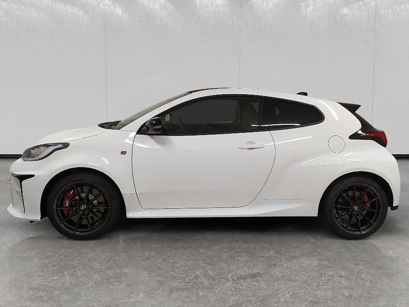 Usata Toyota Yaris 261 CV (191 kW) 2023 Bianco Berlina