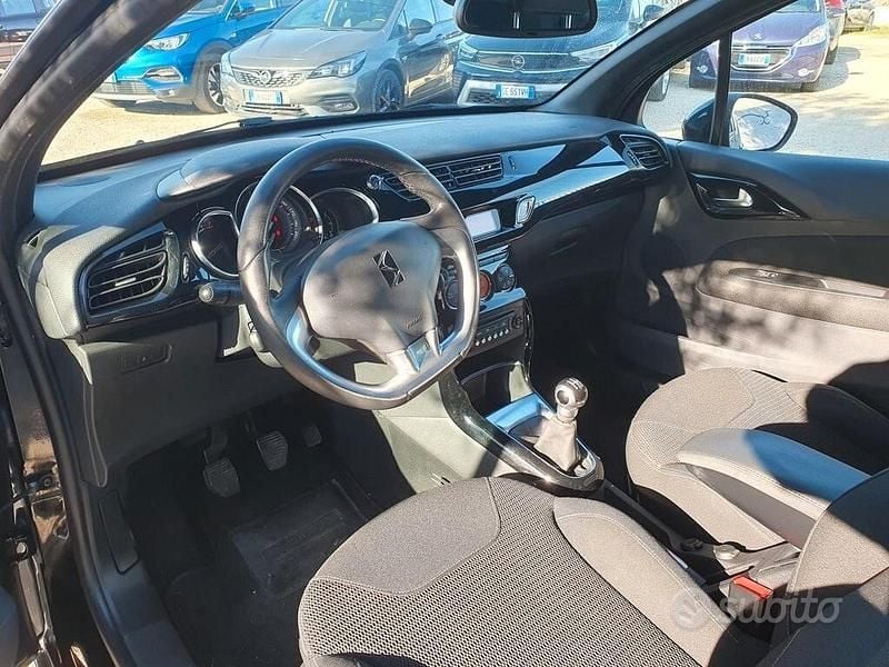 Usata DS Automobiles DS3 So Chic 82 CV (60 kW) 2014 Nero Cabrio