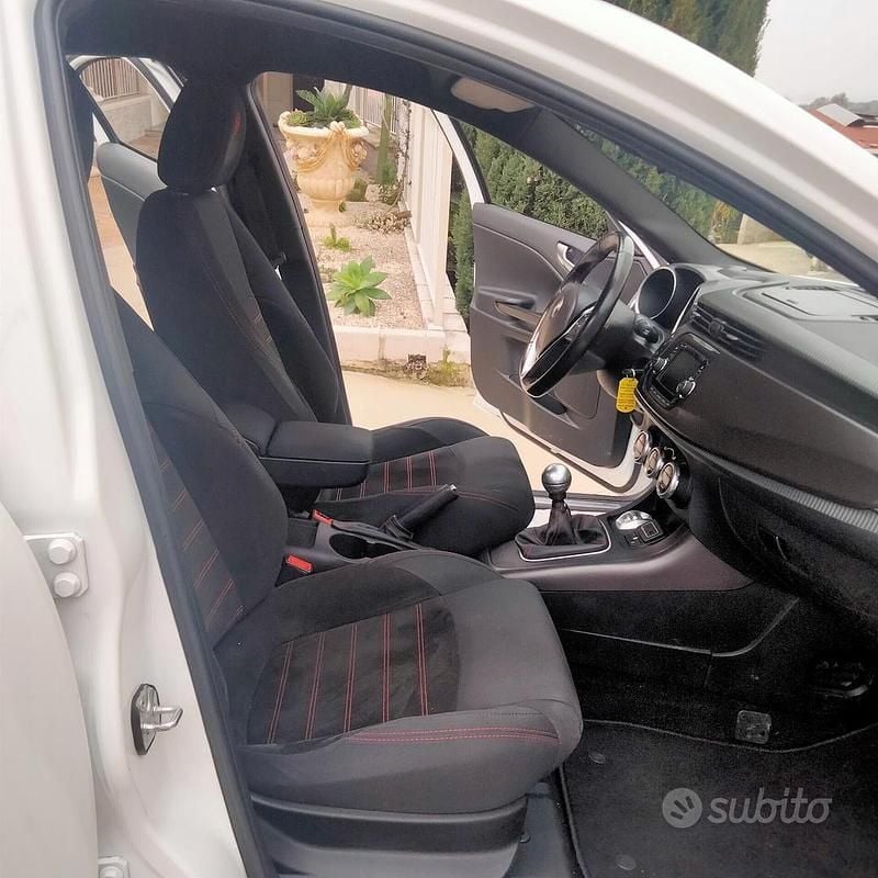 Usata Alfa Romeo Giulietta Sprint 150 CV (110 kW) 2016 Bianco Utilitaria