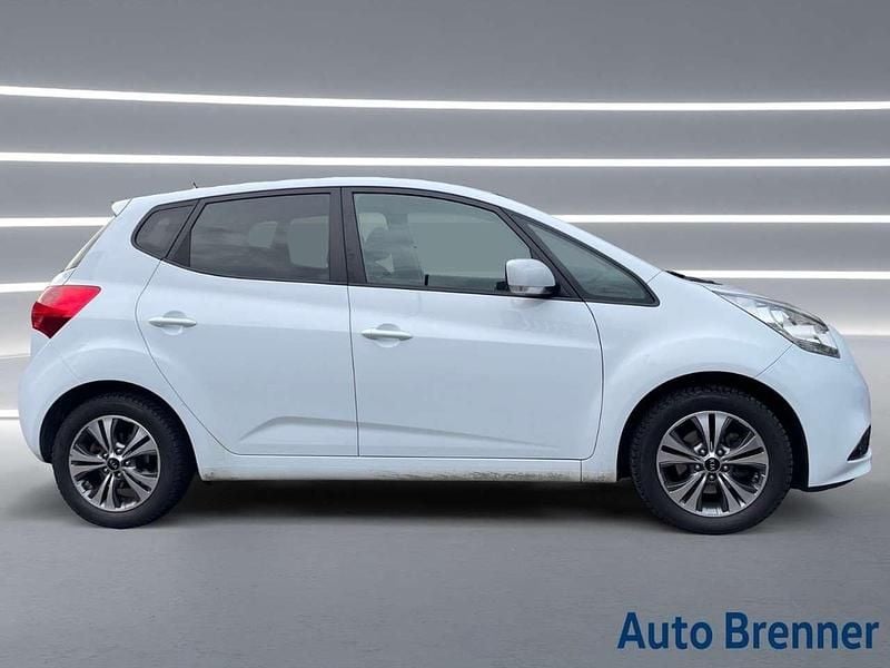 Usata Kia Venga 90 CV (66 kW) 2016 Bianco Utilitaria