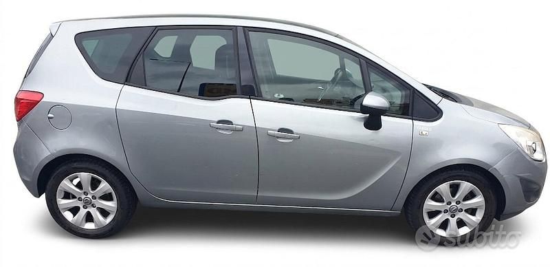 Usata Opel Meriva 95 CV (69 kW) 2013 Grigio Monovolume