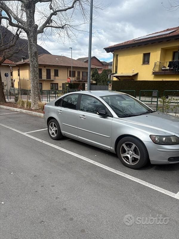 Usata Volvo S40 136 CV (100 kW) 2004 Grigio Berlina
