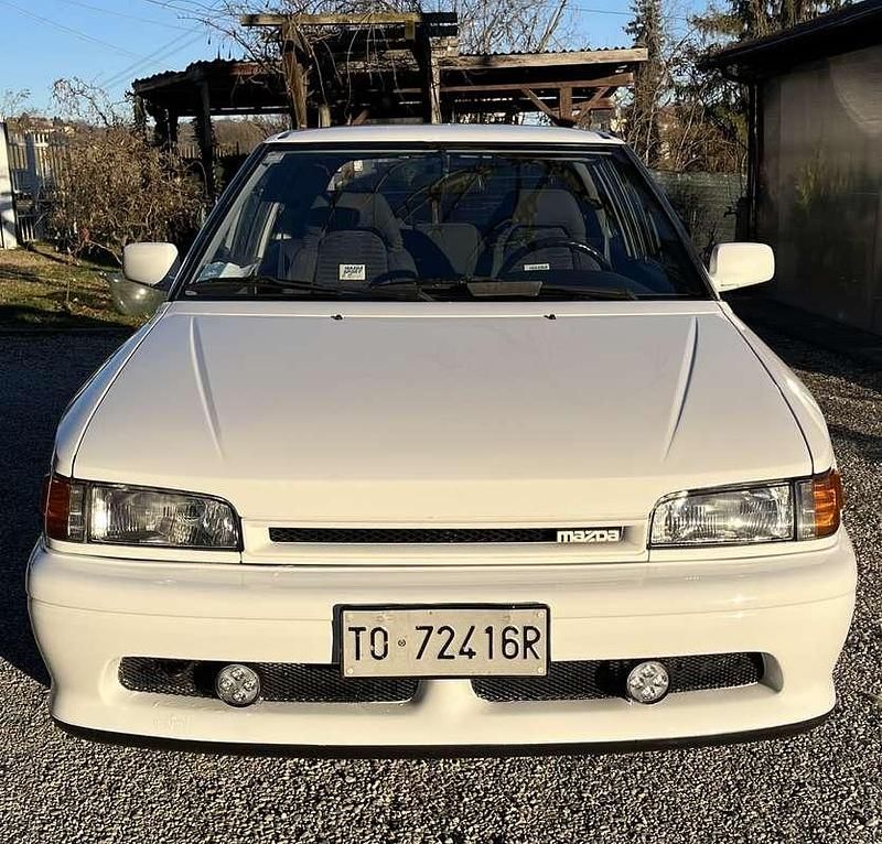 Usata Mazda 323 163 CV (119 kW) 1991 Bianco Berlina
