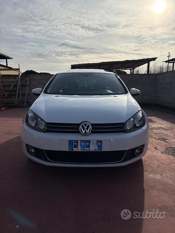 Usata VW Golf VI 140 CV (102 kW) 2011 Bianco Utilitaria