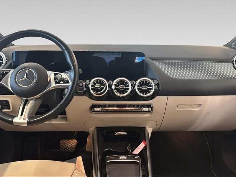 Usata Mercedes B250e Progressive 218 CV (160 kW) 2023 Nero Utilitaria