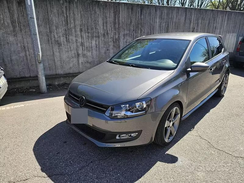 Usata VW Polo Comfortline 75 CV (55 kW) 2010 Grigio Utilitaria