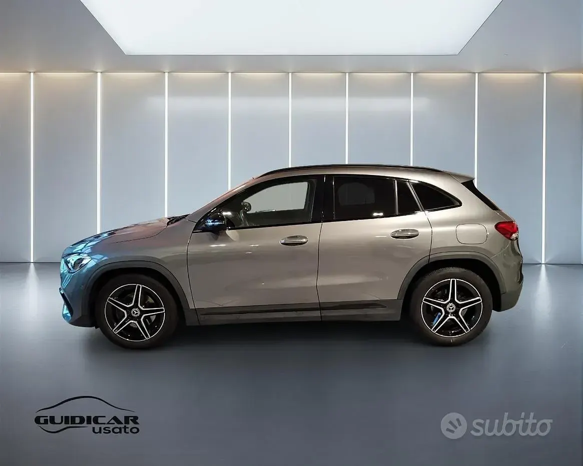 Usata Mercedes GLA200 Premium 150 CV (110 kW) 2022 Grigio SUV