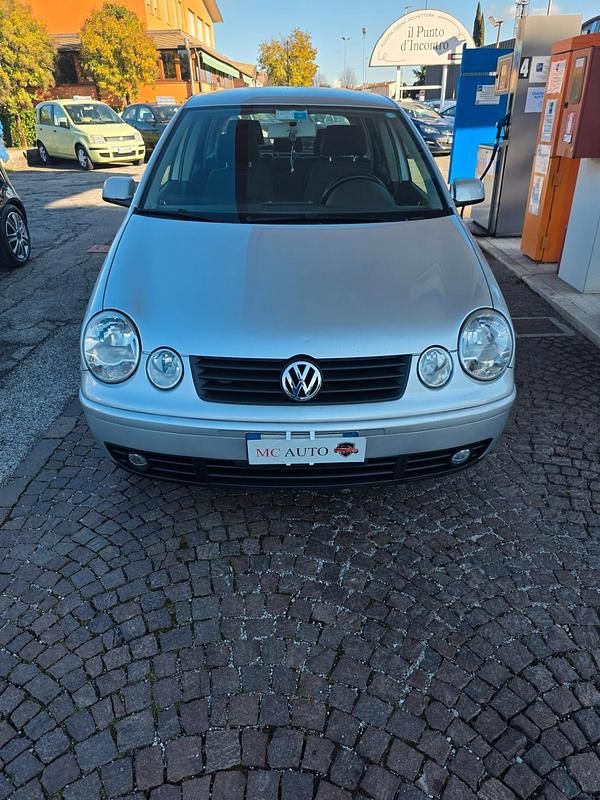 Usata VW Polo 75 CV (55 kW) 2004 Argento Utilitaria