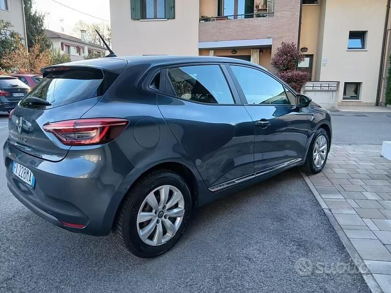 Usata Renault Clio IV Zen 101 CV (74 kW) 2019 Grigio Berlina