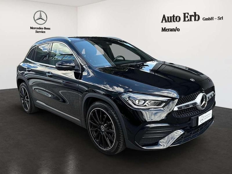 Usata Mercedes GLA200 Premium 163 CV (119 kW) 2022 Nero cosmo met. SUV