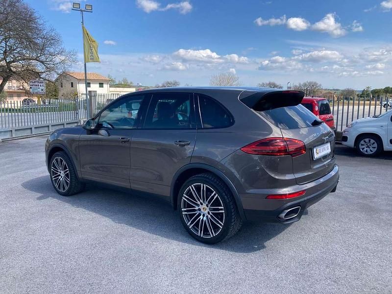 Usata Porsche Cayenne 250 CV (183 kW) 2015 Bronzo SUV