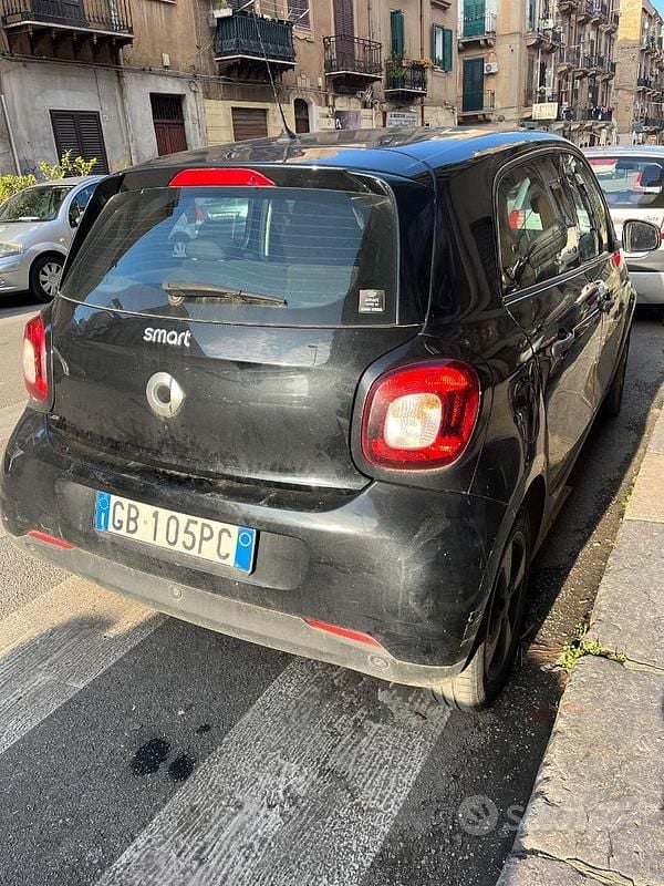 Usata Smart ForFour Electric Drive 60 kW (82 CV) 2020 Nero Utilitaria