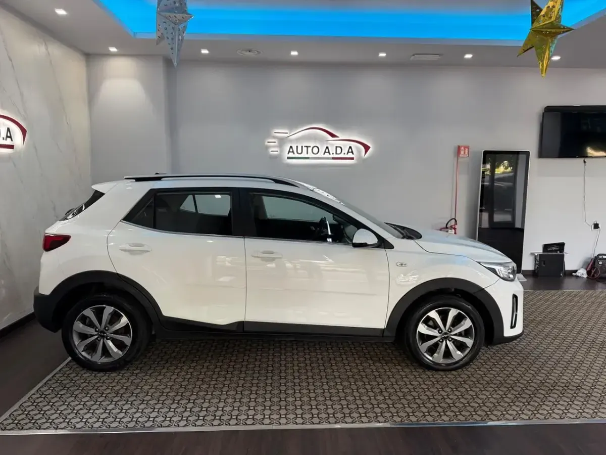Usata Kia Stonic GT-Line 101 CV (74 kW) 2022 Bianco SUV