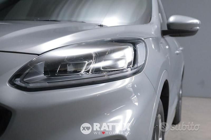 Usata Ford Kuga ST-Line X 152 CV (111 kW) 2023 Solar silver SUV