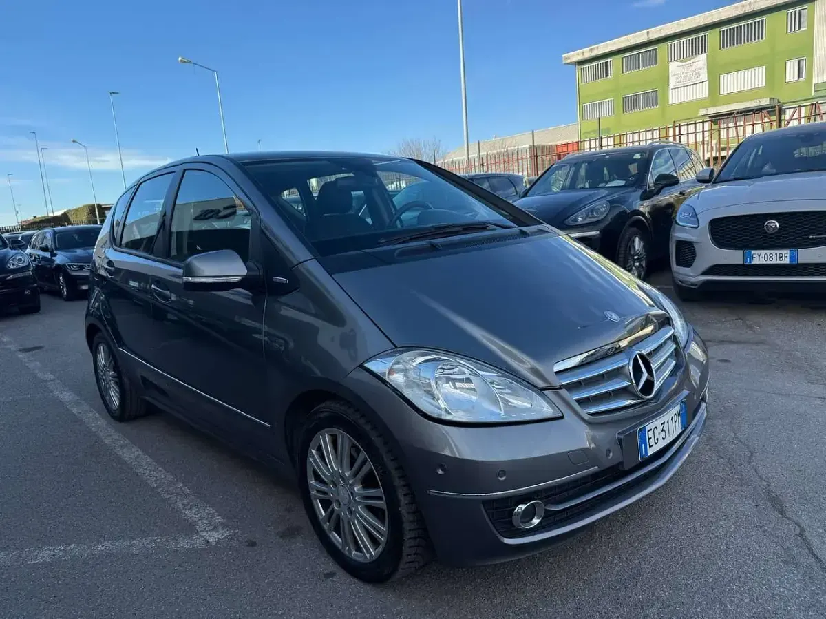 Usata Mercedes A160 Executive 82 CV (60 kW) 2011 Grigio Utilitaria