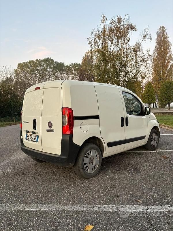 Bianco Usata 2018 Fiat Fiorino Furgone | 7800 € (Buon prezzo) - Immagine 1/4
