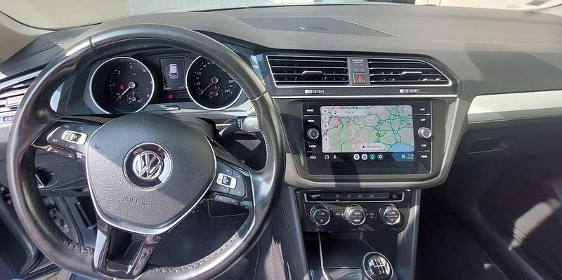 Usata VW Tiguan Business 116 CV (85 kW) 2018 Argento SUV