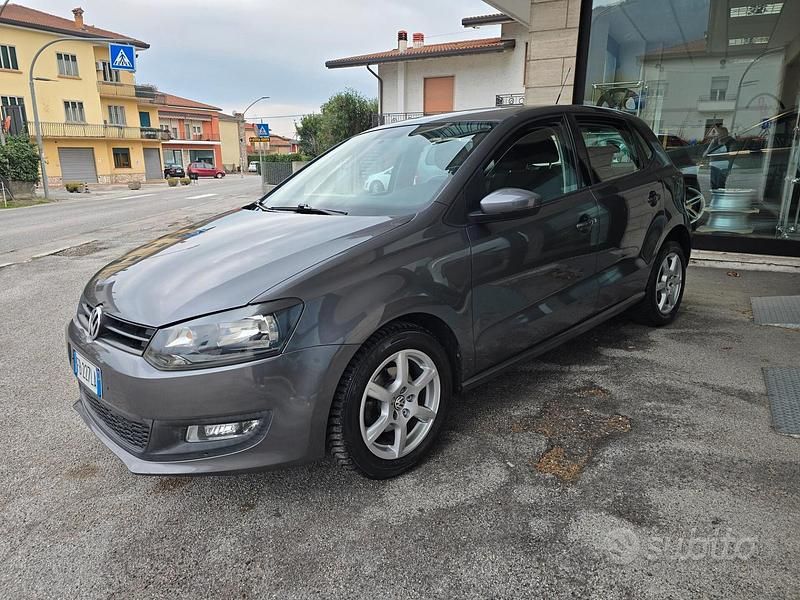 Usata VW Polo Comfortline 75 CV (55 kW) 2012 Grigio Utilitaria