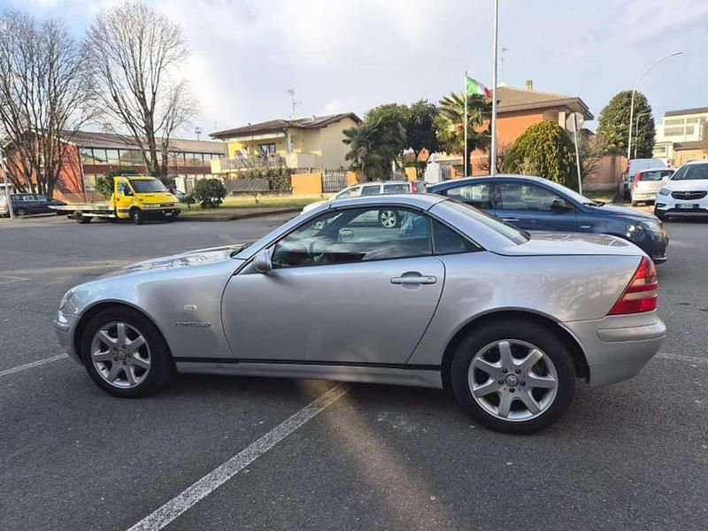 Usata Mercedes SLK200 192 CV (141 kW) 1999 Argento Cabrio