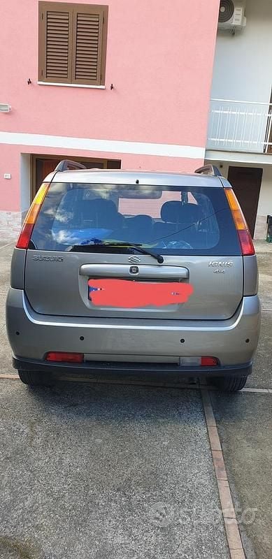 Usata Suzuki Ignis 100 CV (73 kW) 2004 Grigio Utilitaria