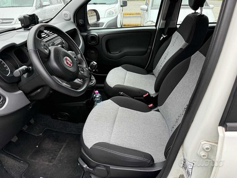 Usata Fiat Panda Lounge 84 CV (61 kW) 2020 Bianco Utilitaria