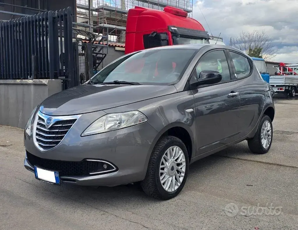 Usata Lancia Ypsilon Gold 84 CV (61 kW) 2013 Utilitaria