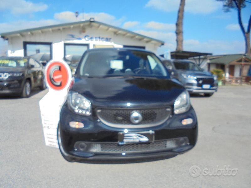 Usata Smart ForFour 71 CV (52 kW) 2016 Nero Utilitaria