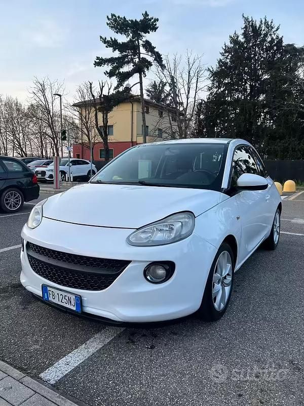 Usata Opel Adam 87 CV (63 kW) 2015 Utilitaria
